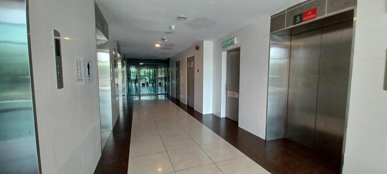 Homestay Arc Austin Hills Jb 4-5Pax Johor Bahru Exterior photo